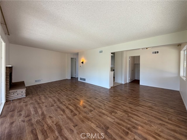 Detail Gallery Image 3 of 15 For 9822 Joyzelle Dr, Garden Grove,  CA 92841 - 3 Beds | 2 Baths