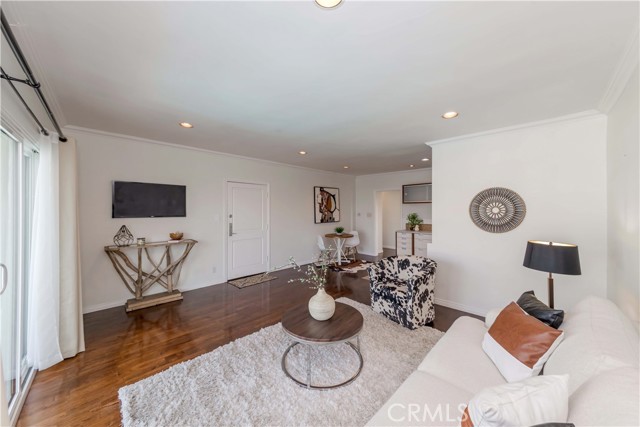 1255 North Harper Avenue, 17 photo 2