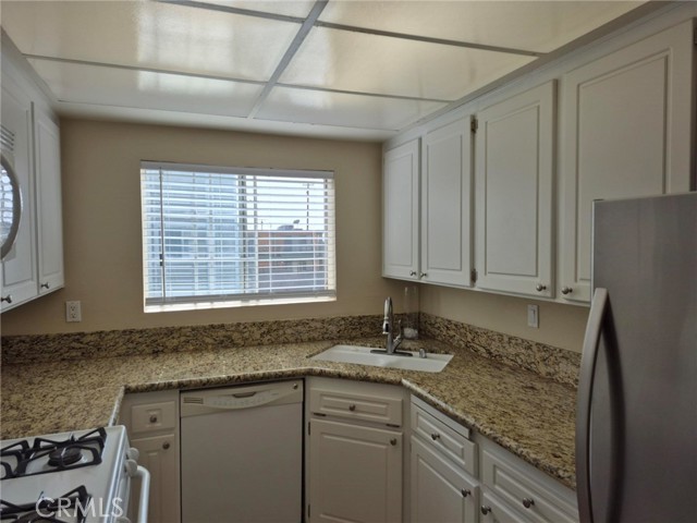 Detail Gallery Image 10 of 17 For 777 S Citrus Ave #119,  Azusa,  CA 91702 - 2 Beds | 1/1 Baths