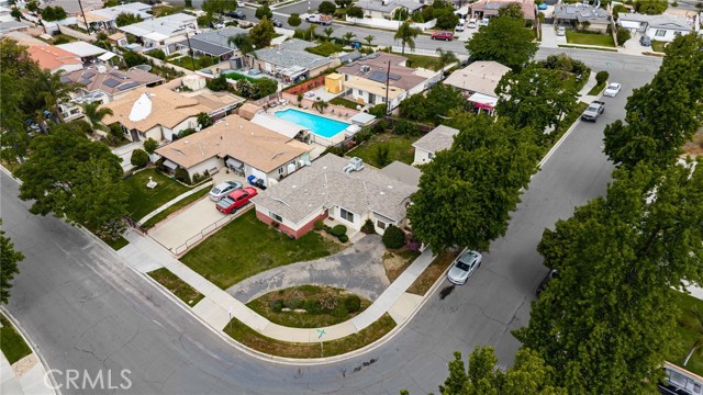 1320 W Flora Street, Ontario CA: https://media.crmls.org/medias/47af06c4-367c-4cc5-8c65-c14ea0e69973.jpg