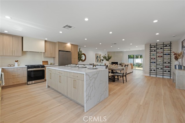 8840 Valjean Avenue, North Hills CA: https://media.crmls.org/medias/47af9f3d-2b4c-4b5d-b13d-ea63dac968ed.jpg
