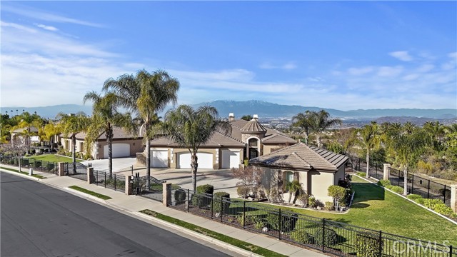 Detail Gallery Image 2 of 74 For 4085 Strandberg St, Corona,  CA 92881 - 4 Beds | 3/1 Baths