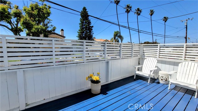 212 Francisca Avenue, Redondo Beach, California 90277, 1 Bedroom Bedrooms, ,1 BathroomBathrooms,Residential,Sold,Francisca,SB22077396