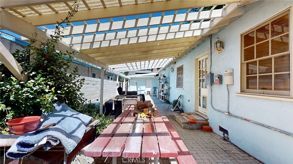 https://media.crmls.org/medias/47b13d67-2a46-40bf-8bb4-b1718dd3b160.jpg?preset=X-Large