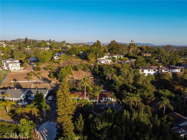 1670 Alta Vista, Vista CA: https://media.crmls.org/medias/47b18f89-09a9-46e8-9b85-de1eb69ead31.jpg