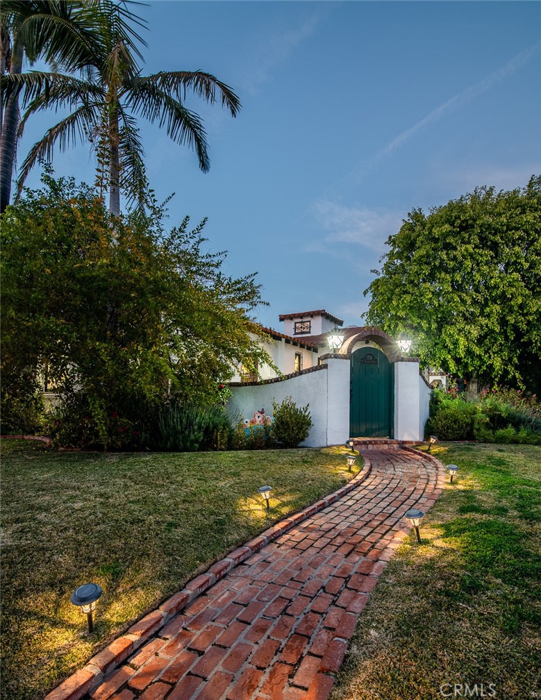 1521 N Columbus Avenue Glendale img 38
