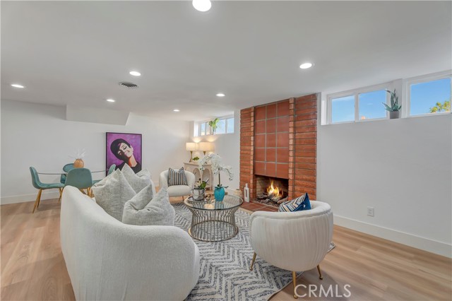 Detail Gallery Image 28 of 63 For 19201 Sherborne Ln, Huntington Beach,  CA 92646 - 4 Beds | 2/1 Baths