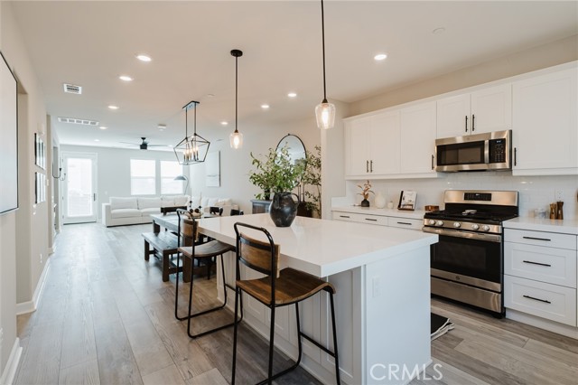 Detail Gallery Image 15 of 43 For 3523 Brody, Oceanside,  CA 92056 - 4 Beds | 3/1 Baths