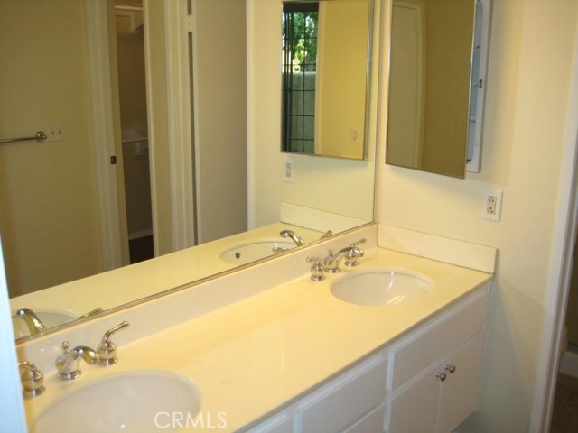 Detail Gallery Image 26 of 31 For 24105 Del Monte Dr #452,  Valencia,  CA 91355 - 2 Beds | 2 Baths
