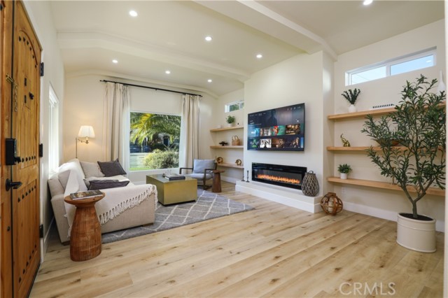 12426 Idaho Avenue, Los Angeles CA: https://media.crmls.org/medias/47b48ae4-4ccb-4c07-b61b-281d264f6863.jpg