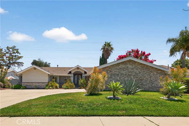 5274 Crebs Avenue, Tarzana CA: https://media.crmls.org/medias/47b4bb98-5863-4b7a-bd39-7e73dddb20ac.jpg