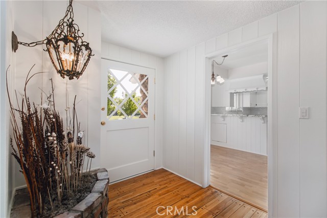 Detail Gallery Image 5 of 50 For 9659 Calvin, Northridge,  CA 91324 - 3 Beds | 3 Baths