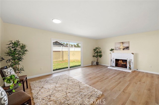 Detail Gallery Image 5 of 34 For 15001 Sussex Circle, Huntington Beach,  CA 92647 - 3 Beds | 2 Baths