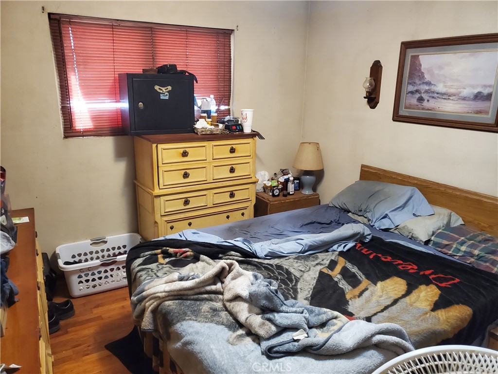 https://media.crmls.org/medias/47b5b757-f0ed-4688-8c83-616e848132dc.jpg?preset=X-Large