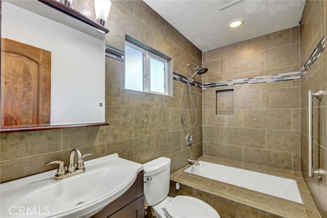 Detail Gallery Image 22 of 45 For 2428 Hutchison St, Vista,  CA 92084 - 3 Beds | 2/1 Baths