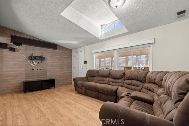 Detail Gallery Image 10 of 42 For 3050 W W Ball #11,  Anaheim,  CA 92804 - 3 Beds | 2 Baths