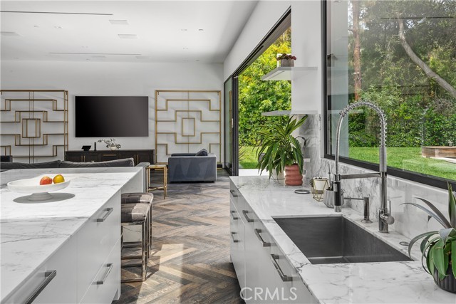9924 Liebe Drive, Beverly Hills CA: https://media.crmls.org/medias/47b9ee1c-fa3c-49dc-a7e4-8d3fc57033ae.jpg