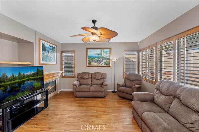 16462 Sun Summit Drive, Riverside CA: https://media.crmls.org/medias/47ba7dfc-9f9b-46f8-a093-cb8eff47a2f3.jpg