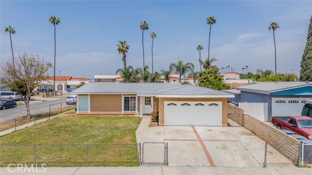 7355 Amanda Court, Riverside CA: https://media.crmls.org/medias/47baff49-6968-418e-ac95-2bb4371a54d1.jpg