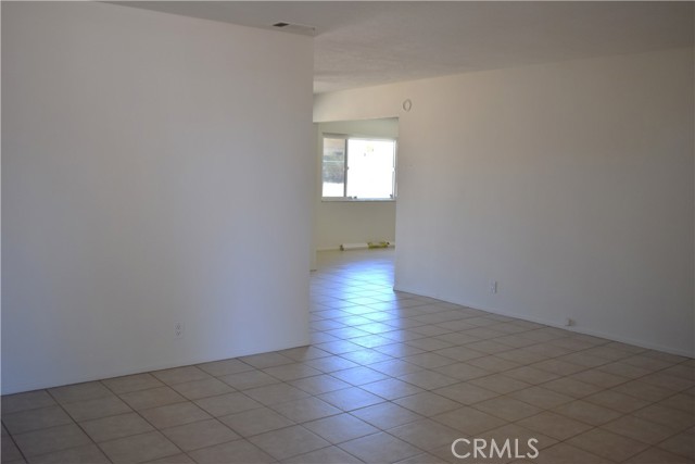 18107 Sycamore Street, Hesperia CA: https://media.crmls.org/medias/47bb14eb-0a96-46cd-8e0d-34124b2d78ab.jpg