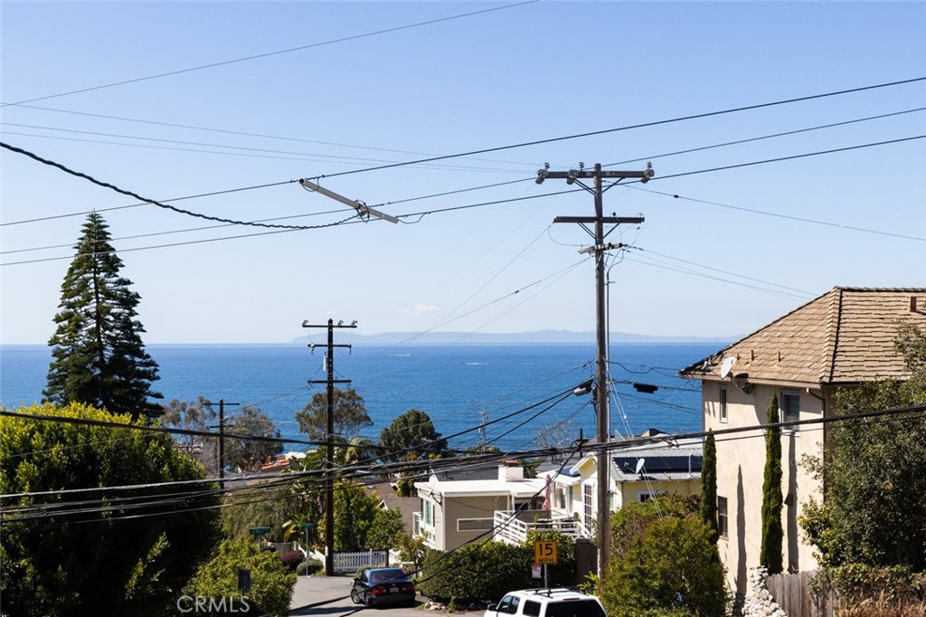 MLS #OC25065284 img 1