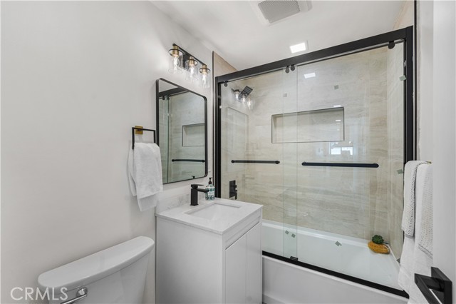 Detail Gallery Image 15 of 24 For 20656 Acre St, Winnetka,  CA 91306 - 3 Beds | 2 Baths