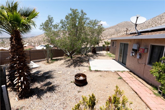Detail Gallery Image 3 of 13 For 9035 Calle Escorial, Desert Hot Springs,  CA 92240 - 3 Beds | 2 Baths