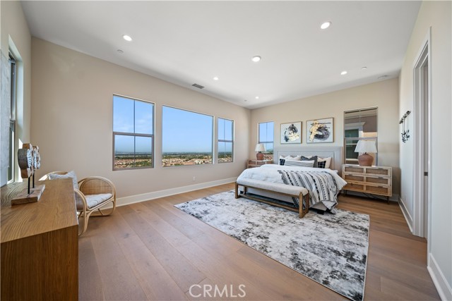 Detail Gallery Image 27 of 72 For 105 Sunnyslope, Irvine,  CA 92618 - 4 Beds | 4/1 Baths
