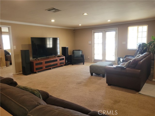 7161 N Atlantic Place, Long Beach CA: https://media.crmls.org/medias/47bff641-717b-4c6d-bbef-f06ea8471c72.jpg