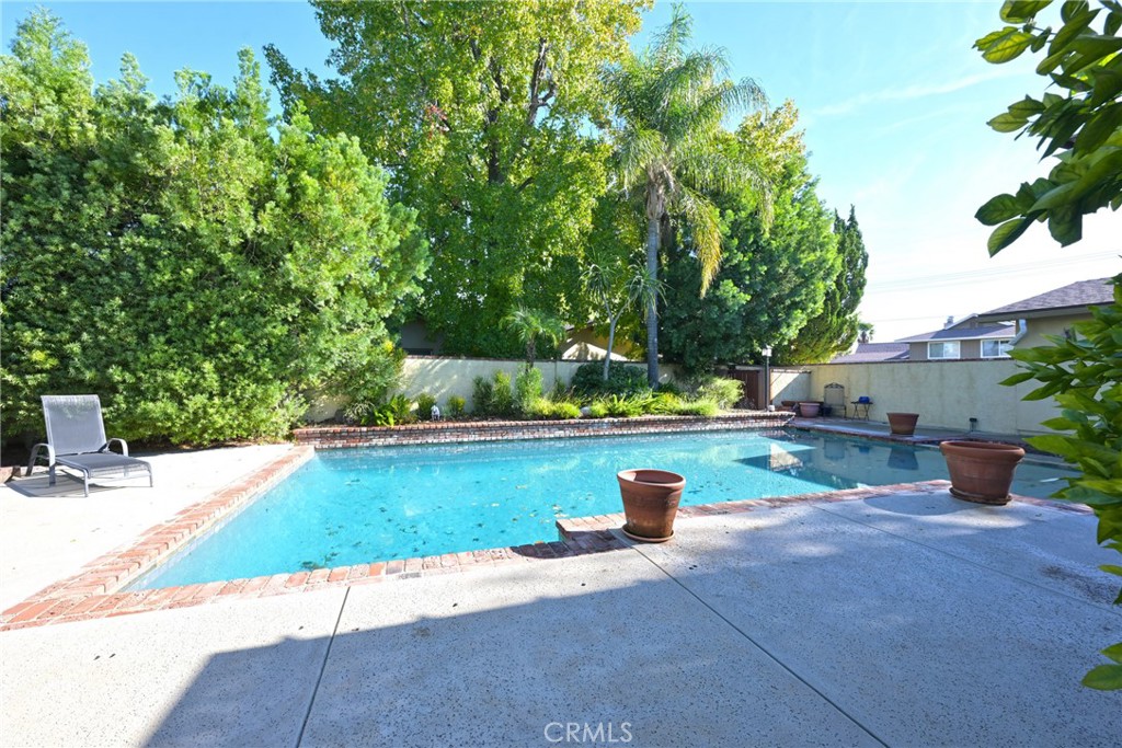 https://media.crmls.org/medias/47c033cb-5258-4384-99a9-da368325b464.jpg?preset=X-Large