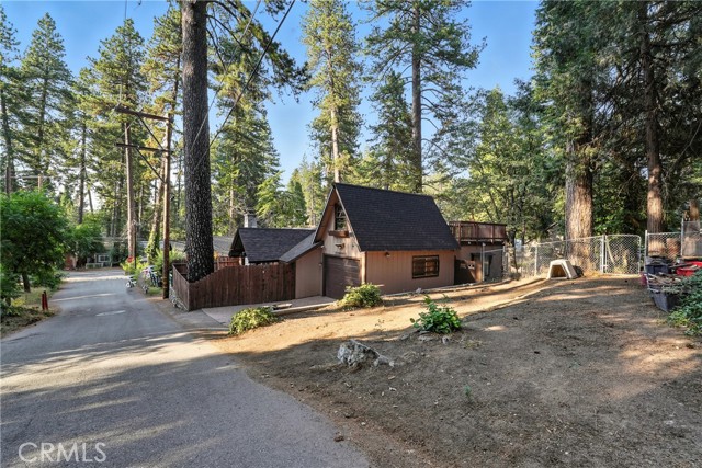 373 Redwood Lane, Crestline CA: https://media.crmls.org/medias/47c0a392-cf9e-4c93-ab40-eeb38fa70c37.jpg