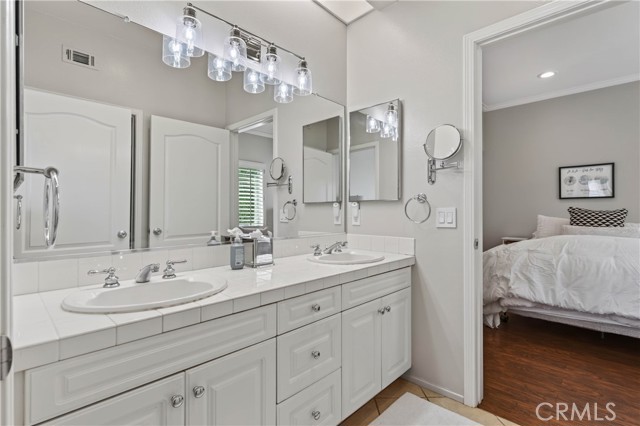 24255 Hillhurst photo 34