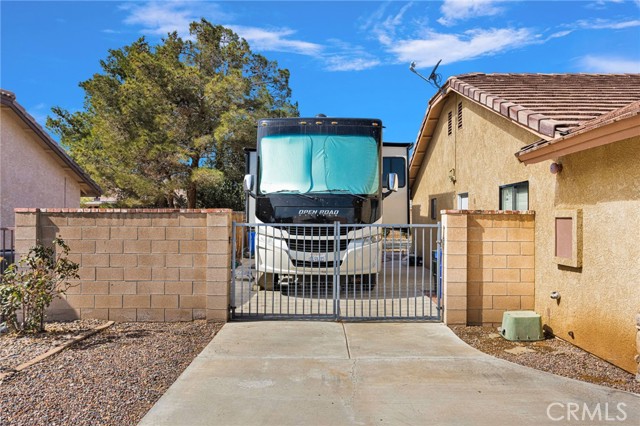 Detail Gallery Image 3 of 44 For 12574 Sarsi Ct, Apple Valley,  CA 92308 - 4 Beds | 2 Baths