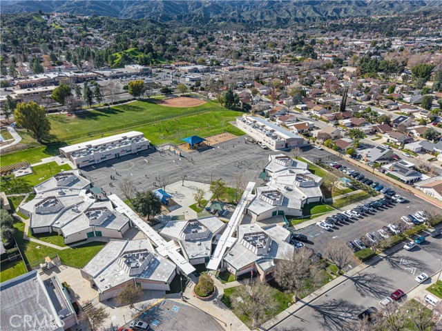 Detail Gallery Image 55 of 59 For 23514 via Decano, Valencia,  CA 91355 - 4 Beds | 2 Baths