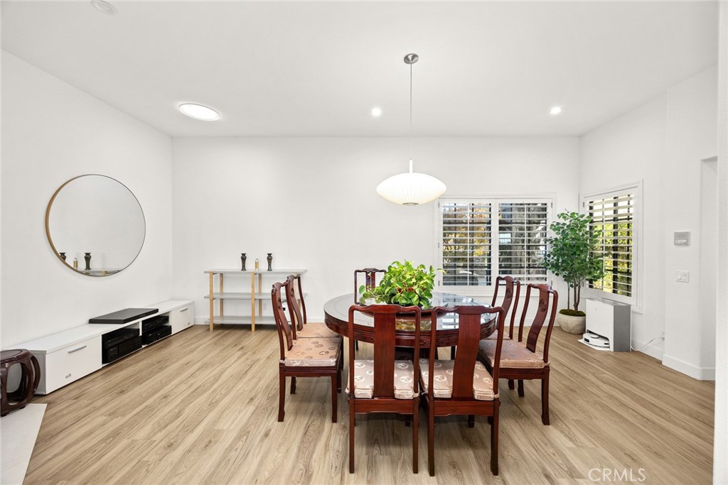 MLS #WS25257279 image #27