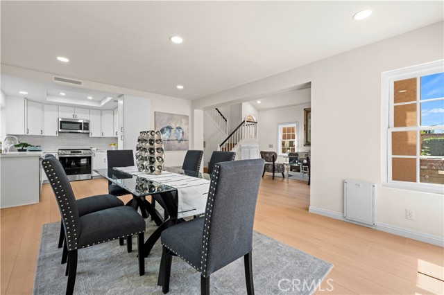 22557 Fenwall Drive, Saugus CA: https://media.crmls.org/medias/47c3c881-6a4d-4755-b9ea-b7a2c2951402.jpg