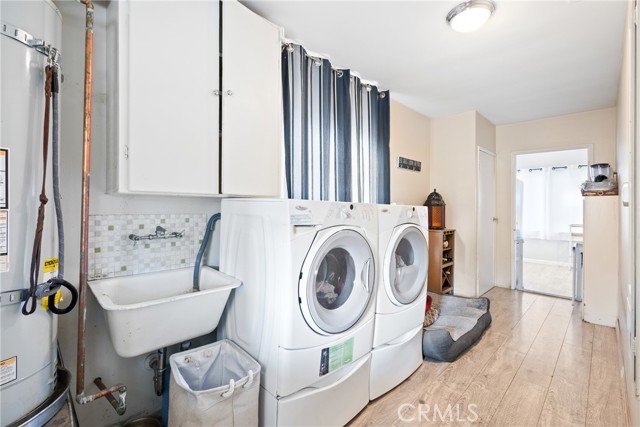 745 N Laurel Avenue, Upland CA: https://media.crmls.org/medias/47c3e9eb-a627-48a8-896f-904cb84d91ae.jpg