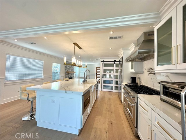 Detail Gallery Image 16 of 31 For 3821 S Muirfield Rd, Los Angeles,  CA 90008 - 4 Beds | 2 Baths