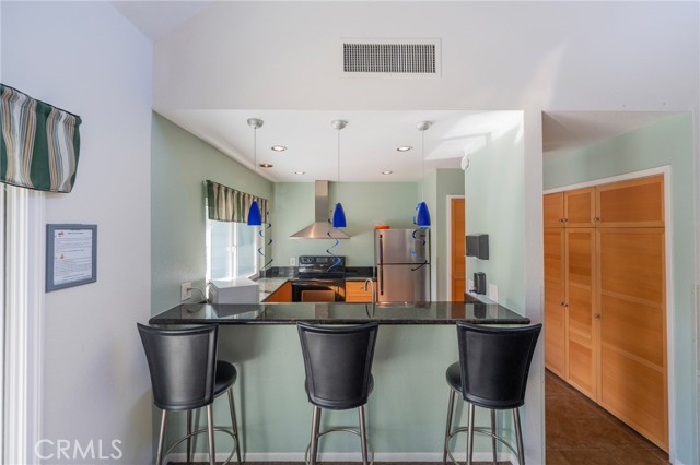 Detail Gallery Image 33 of 38 For 6020 Bixby Village #63,  Long Beach,  CA 90803 - 1 Beds | 1 Baths