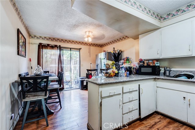 1222 N Placentia Avenue, Anaheim CA: https://media.crmls.org/medias/47c4e646-70bf-49a8-9cc1-26639bf6c0e6.jpg