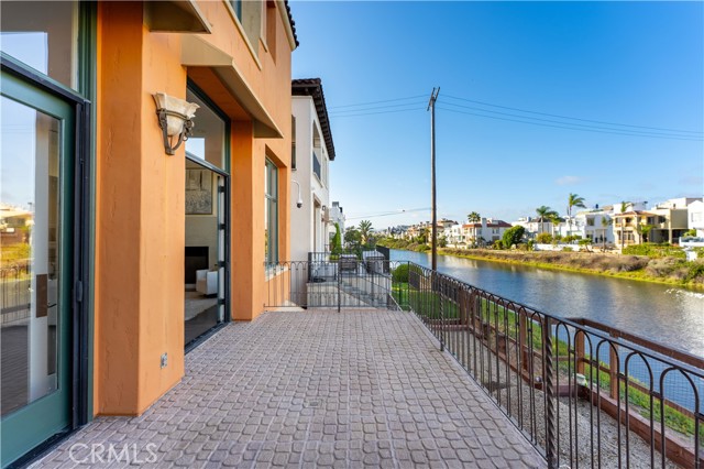 5206 Pacific Avenue photo 9