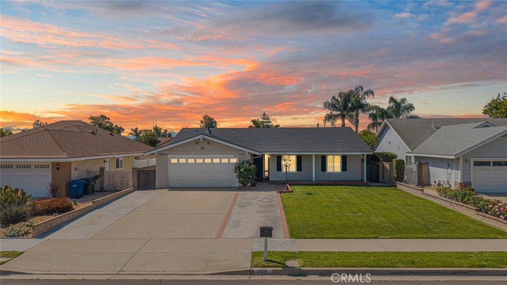 740 E Deerfield