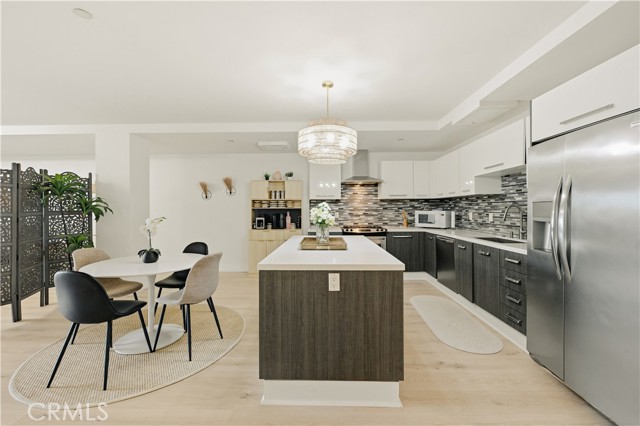 Detail Gallery Image 3 of 47 For 433 Pine #201,  Long Beach,  CA 90802 - 1 Beds | 1 Baths