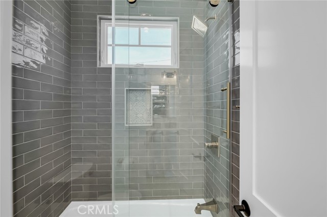 Detail Gallery Image 25 of 63 For 2304 Harriman Ln a,  Redondo Beach,  CA 90278 - 4 Beds | 3/1 Baths