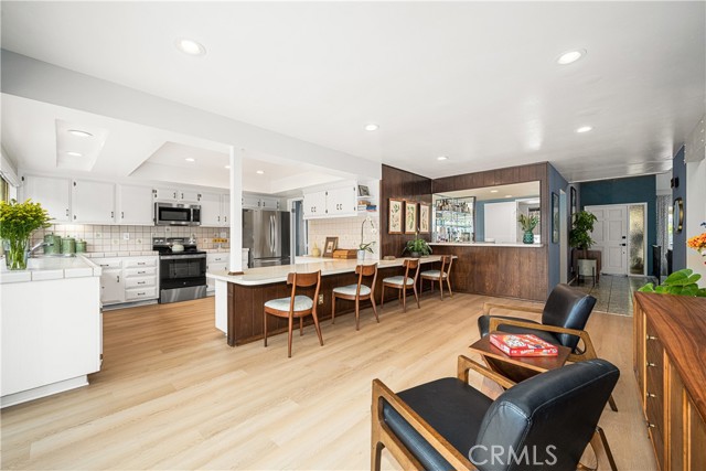 9327 Lexington Street, Cypress CA: https://media.crmls.org/medias/47c667c8-f20c-452f-8c36-cc2d8bd898c8.jpg