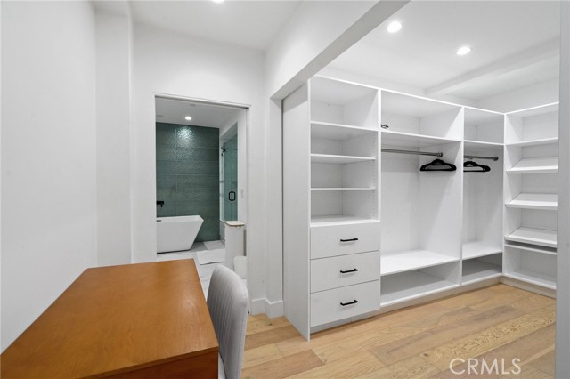 Detail Gallery Image 17 of 25 For 1812 Navy, Santa Monica,  CA 90405 - 5 Beds | 3 Baths