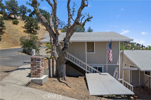 13041 San Joaquin Avenue, Clearlake CA: https://media.crmls.org/medias/47c878d9-edaf-4389-b6f9-f1b02022597a.jpg