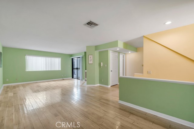 Detail Gallery Image 13 of 29 For 827 E Maple St #3,  Glendale,  CA 91205 - 3 Beds | 2/1 Baths