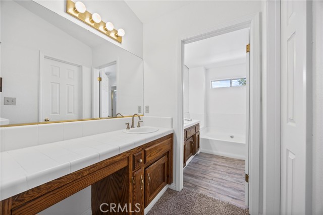 601 Las Arenas Court, Bakersfield CA: https://media.crmls.org/medias/47c90dbf-97cb-43a6-a4f7-cd5edeec7be3.jpg