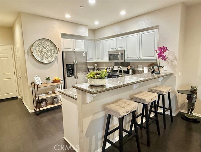 Detail Gallery Image 11 of 15 For 2245 Rolling River Ln #2,  Simi Valley,  CA 93063 - 3 Beds | 3 Baths